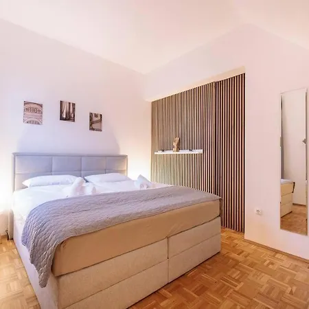 Geraeumige Und Ruhige Am Kanal Apartment